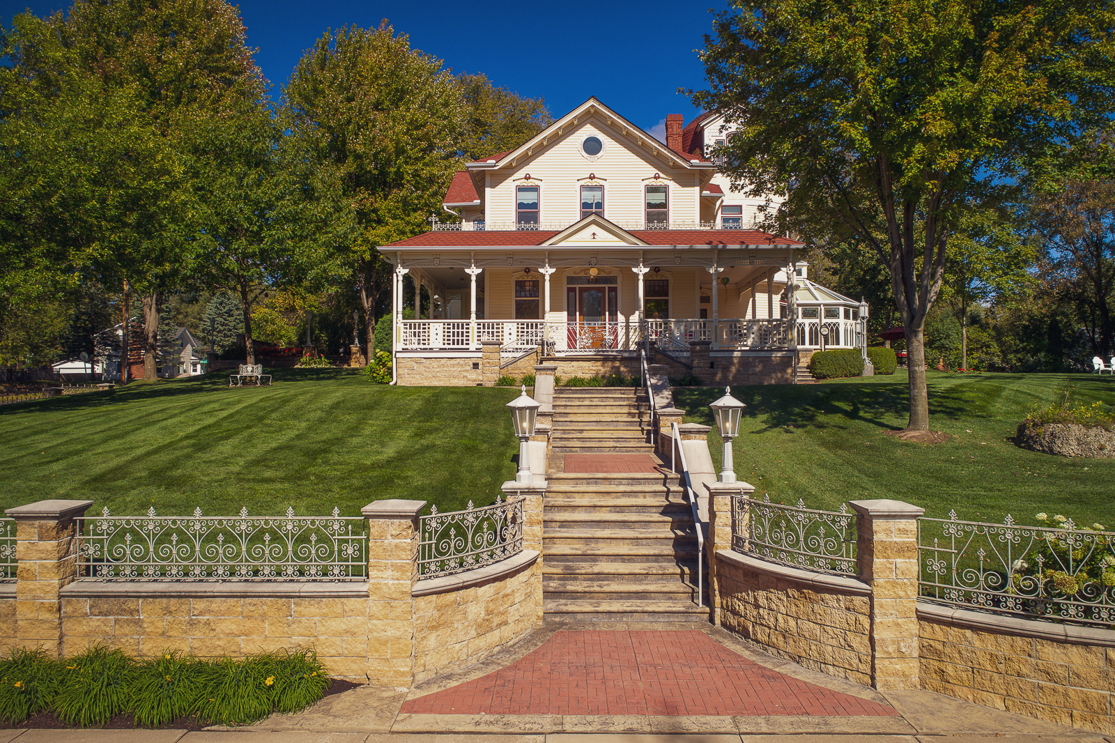 120 Wilkins Street W, Stillwater, MN Tiffany & Home